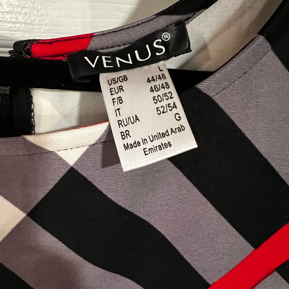 Venus Dress - Picture 3 of 3